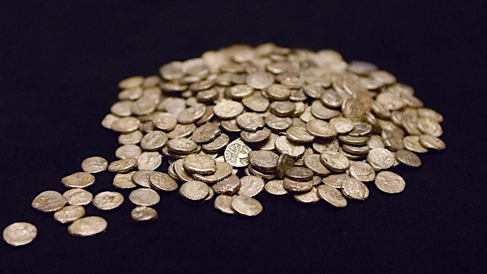Füllinsdorf, Büechlihau, 355 keltische Silbermünzen