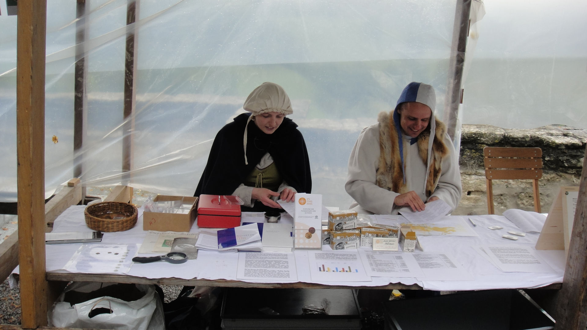 Der Stand des IFS am Mittelalterfest 2011 auf der Lenzburg