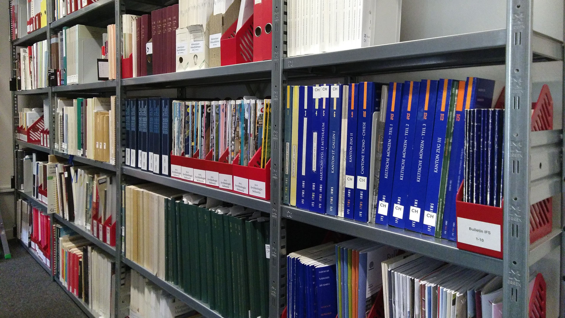 Bern, Hischengraben 11, view of the SICF library